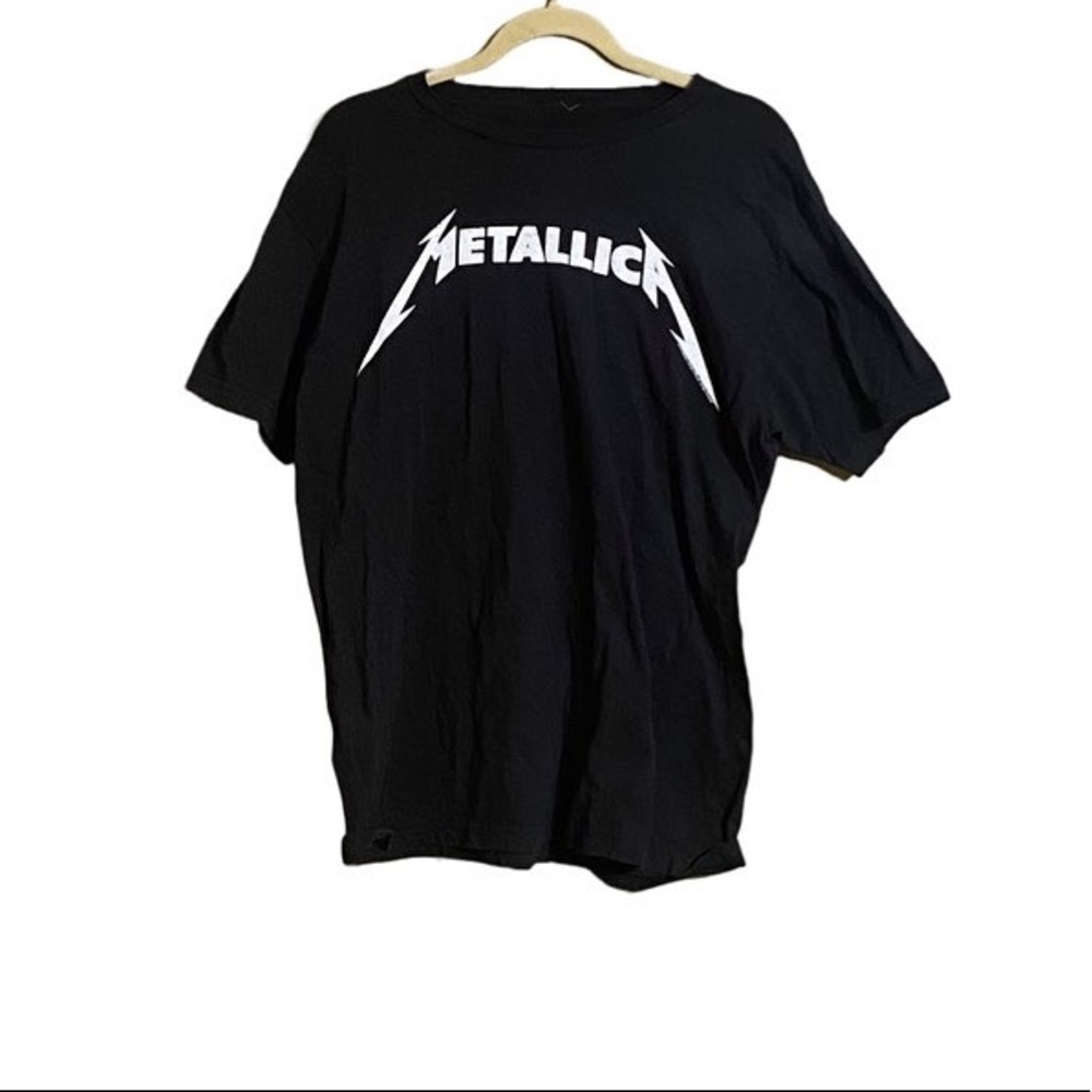 Men’s Metallica size large t shirt for men